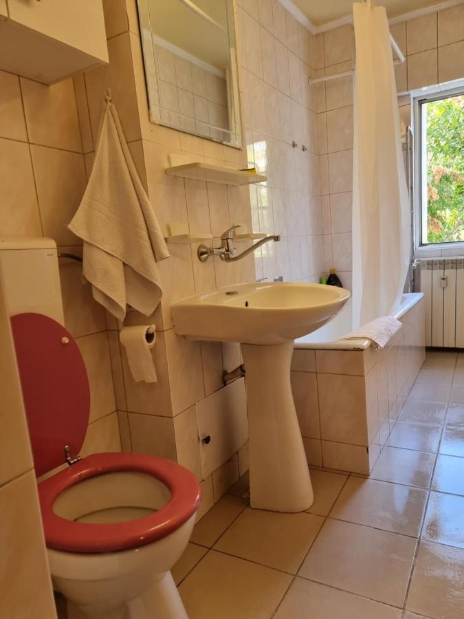 Charming And Intimate Getaway In Bucharest - Near Unirii Square Bucareste Exterior foto